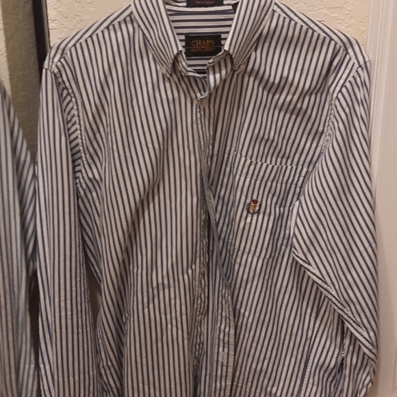 🎉HOST PICK🎉🎉 CHAPS Ralph Lauren Shirt - Picture 3 of 10